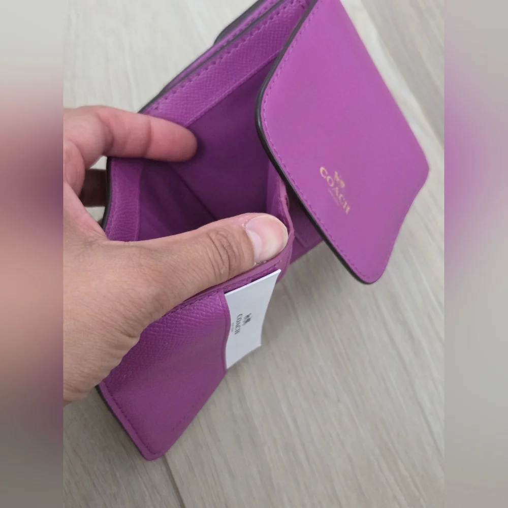 Coach Trifold Wallet 💜 - Picture 8 of 12